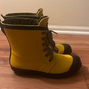 🌟🌸HOST PICK 🌟🌸 C Wonder Super Cute Lace Up Rubber Ankle Rain Boot Size 9